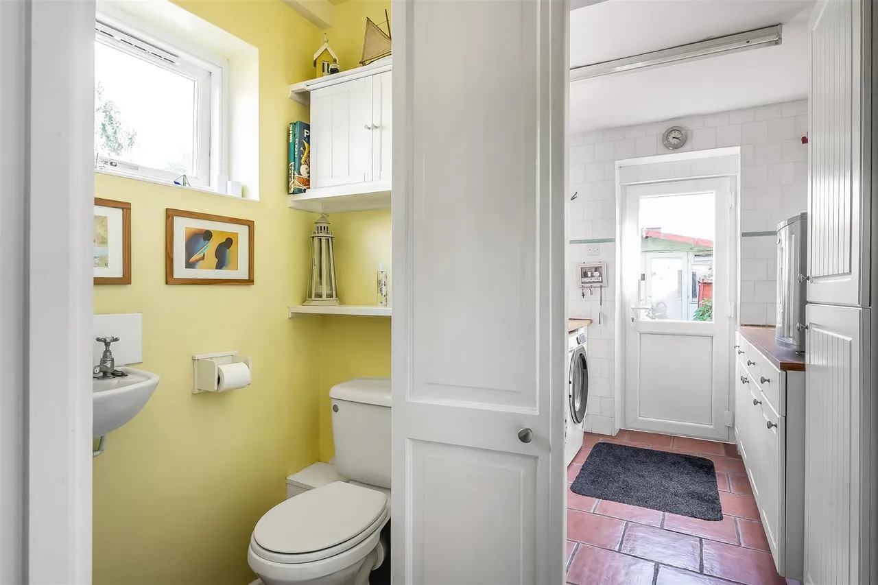 Barnett Wood Lane, Leatherhead, KT22, photo 10