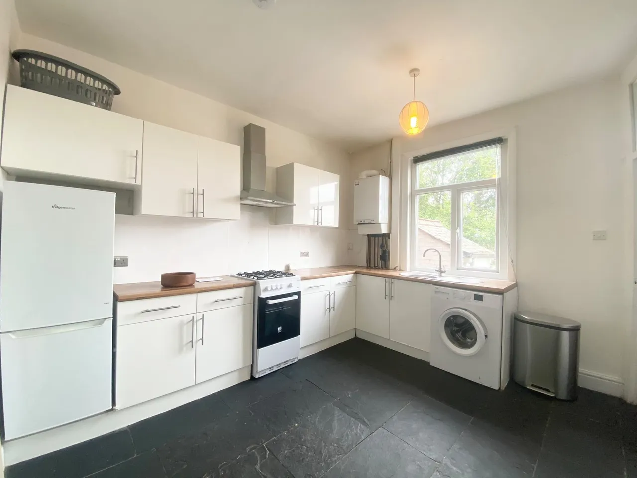 3 bed house to rent, Athlone Grove, Leeds, LS12