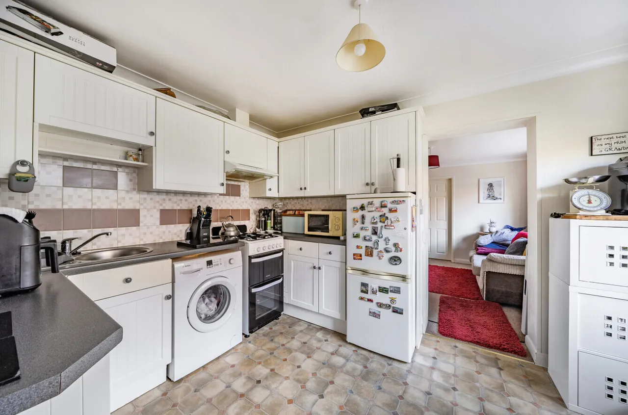 Fenns Lane, West End, GU24, photo 14