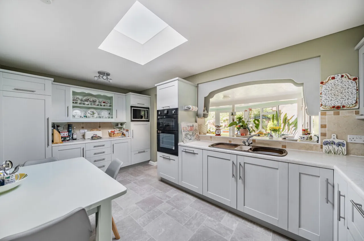 Fenns Lane, West End, GU24, photo 7