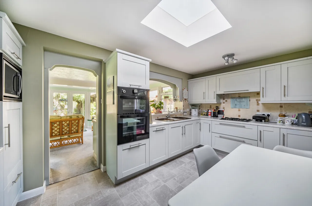 Fenns Lane, West End, GU24, photo 16