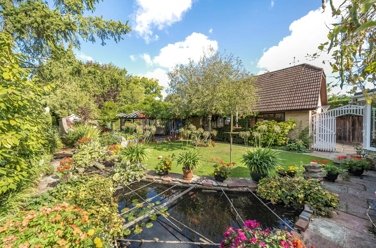 Fenns Lane, West End, GU24, photo 6
