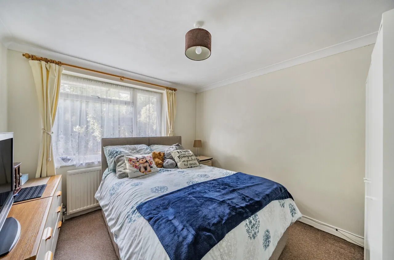 Fenns Lane, West End, GU24, photo 22
