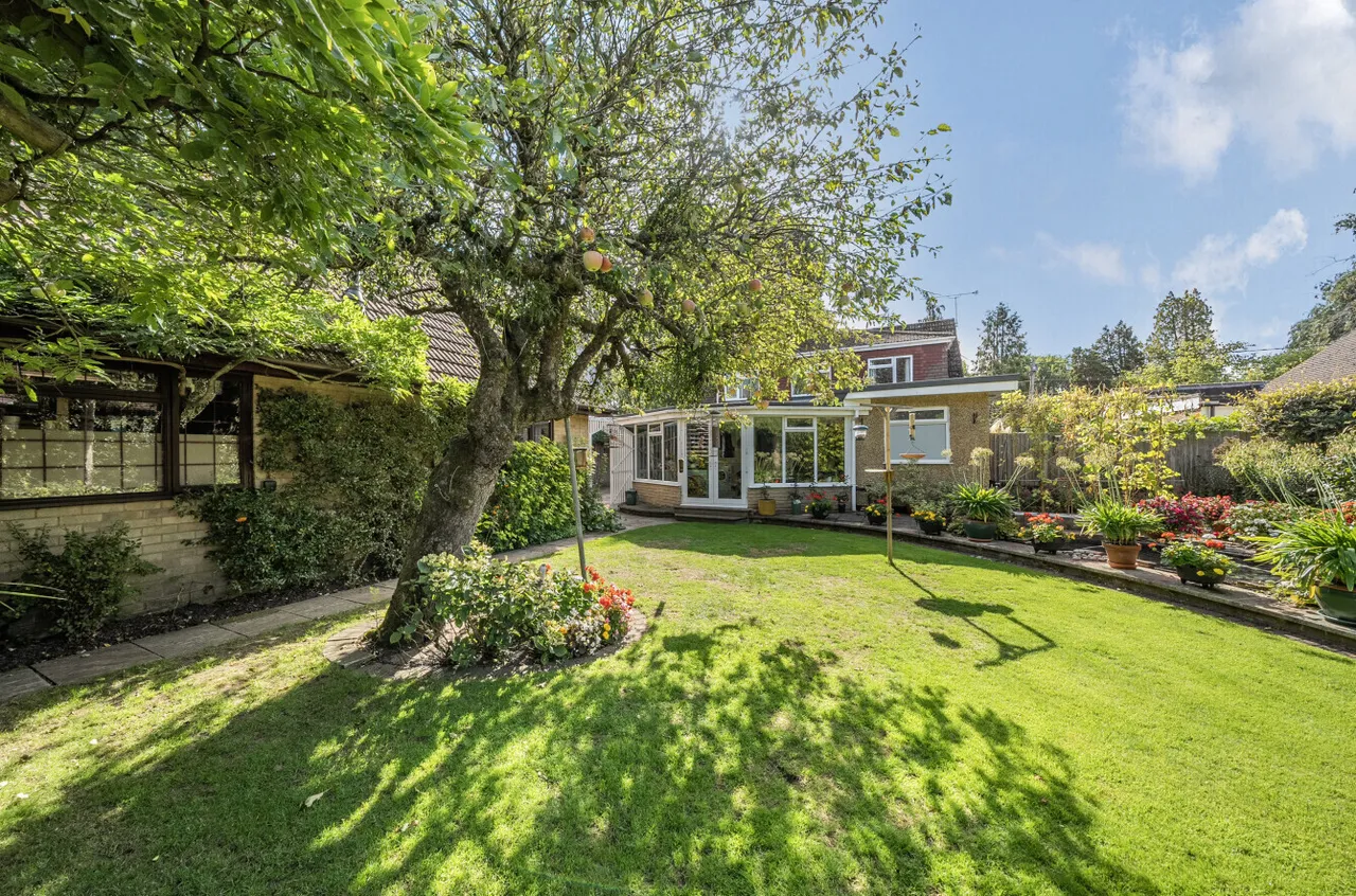 Fenns Lane, West End, GU24, photo 4