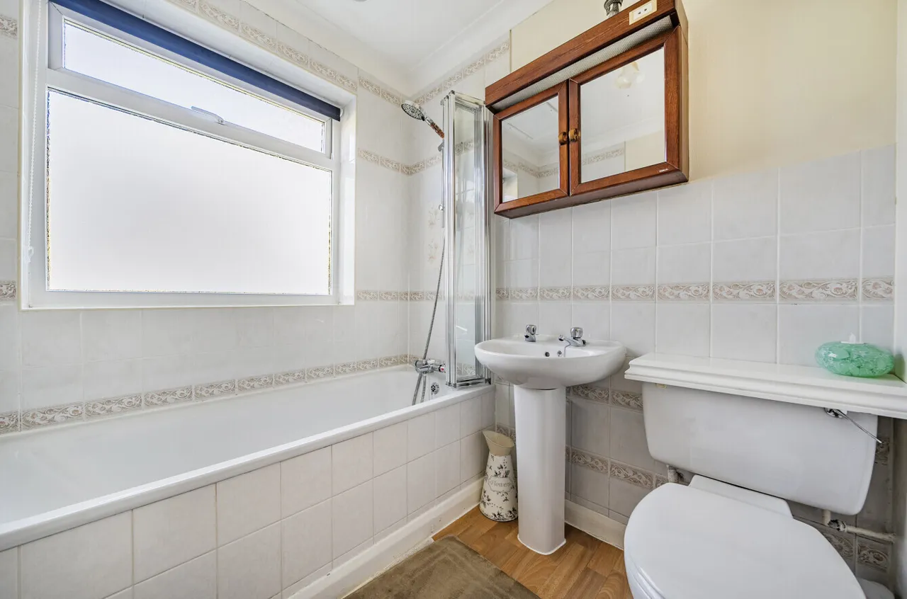 Fenns Lane, West End, GU24, photo 27