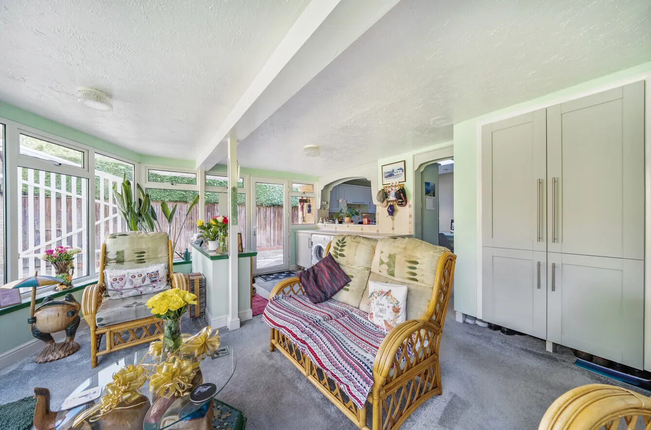 Fenns Lane, West End, GU24, photo 15