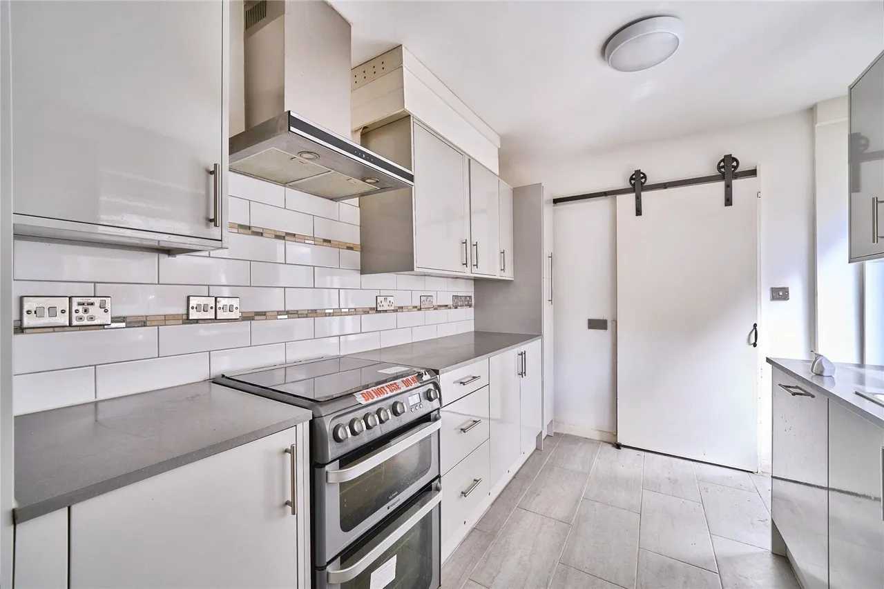 Chester Road, London, E16, photo 4