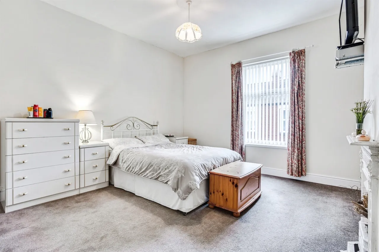 Manor Road, WAKEFIELD, photo 8