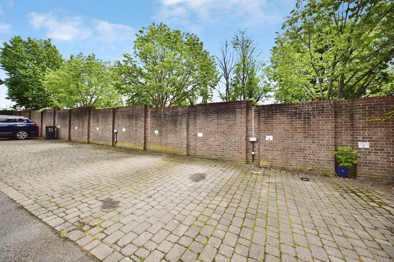 Bailies Court, Ashford Road, Harrietsham, Maidstone, ME17, photo 11