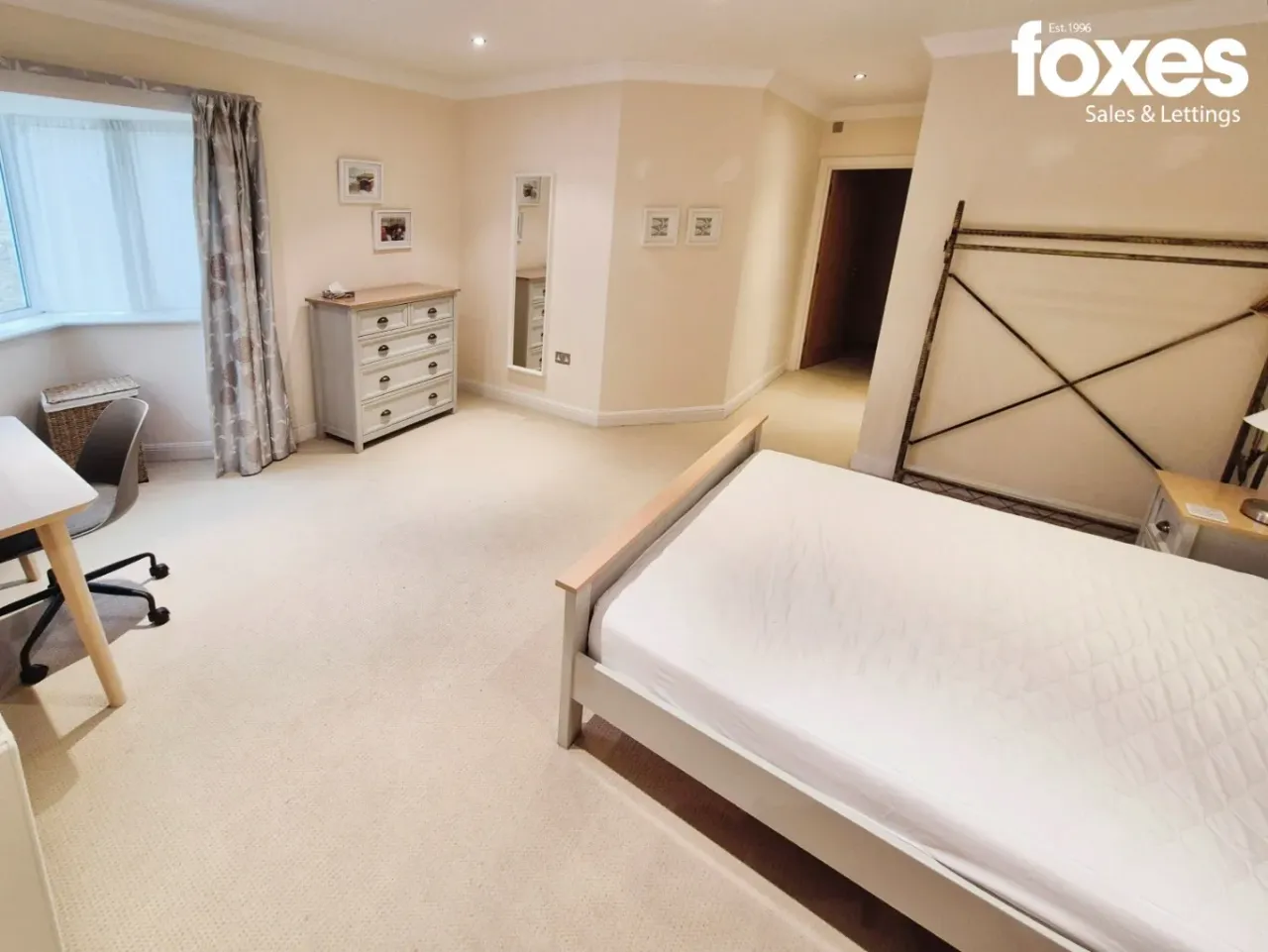 Flat 13, Ocean breeze, Studland Road, photo 12