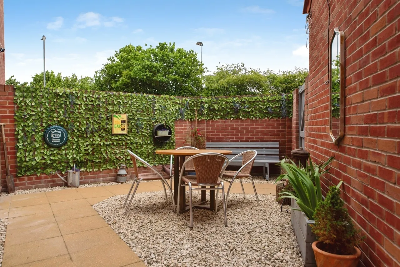 Dunnock Close, Branston, Lincoln, Lincolnshire, LN4, photo 19