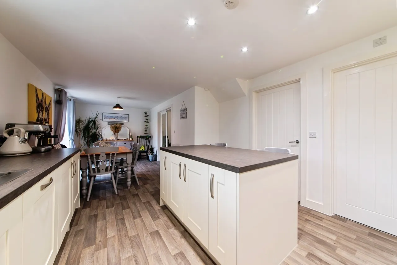 Dunnock Close, Branston, Lincoln, Lincolnshire, LN4, photo 5