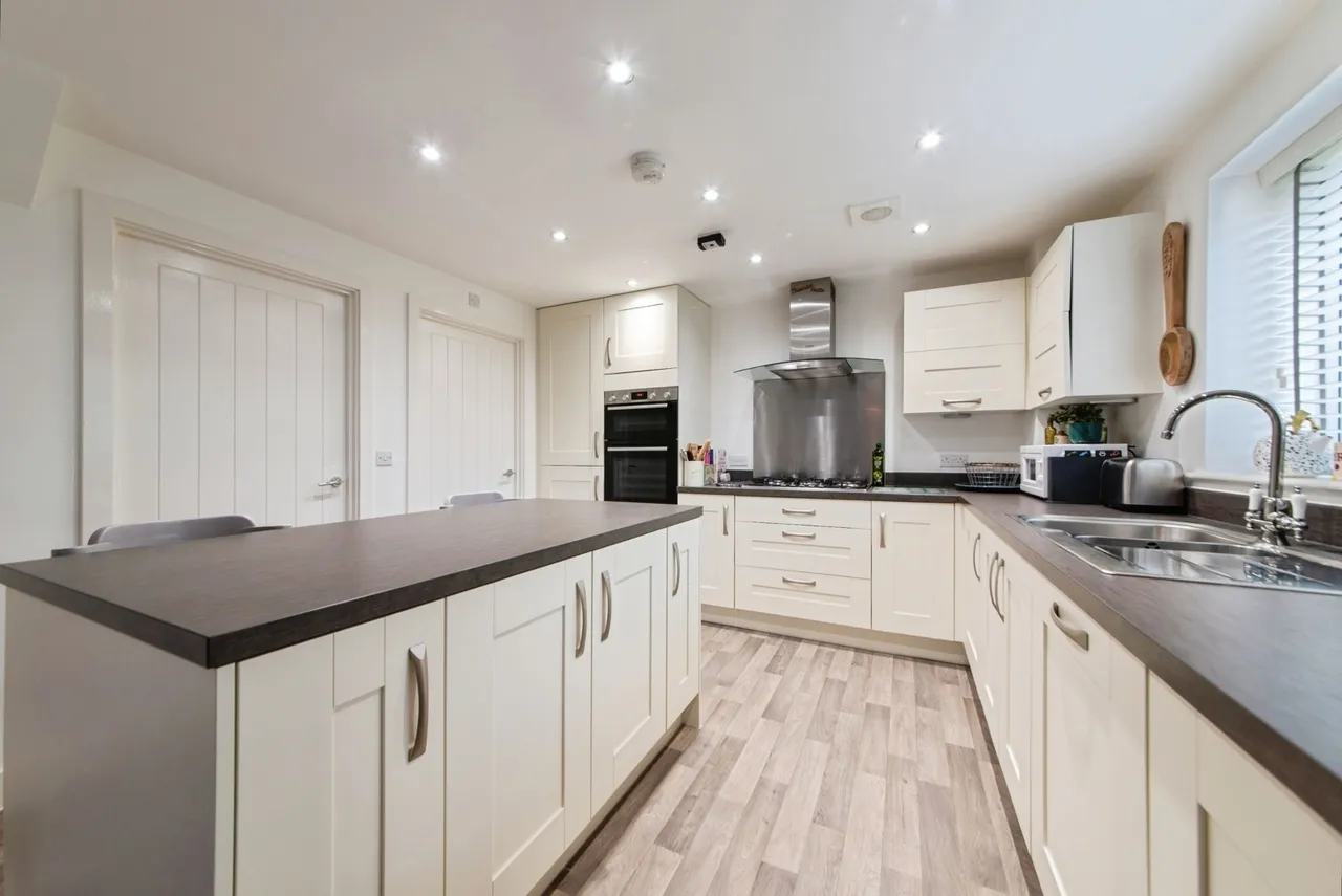 Dunnock Close, Branston, Lincoln, Lincolnshire, LN4, photo 6