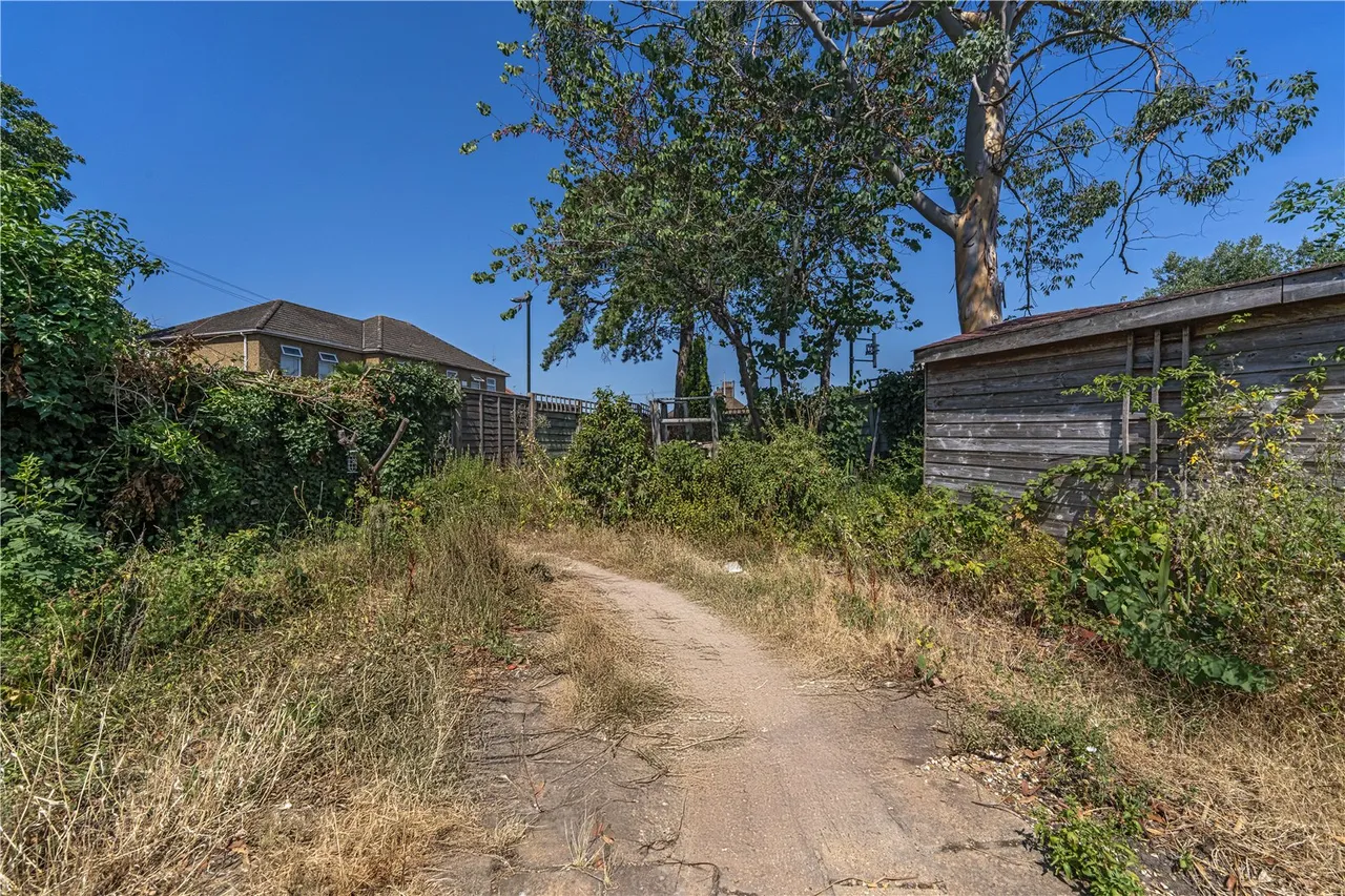 Buckingham Road, Hampton, TW12 3JX, photo 12