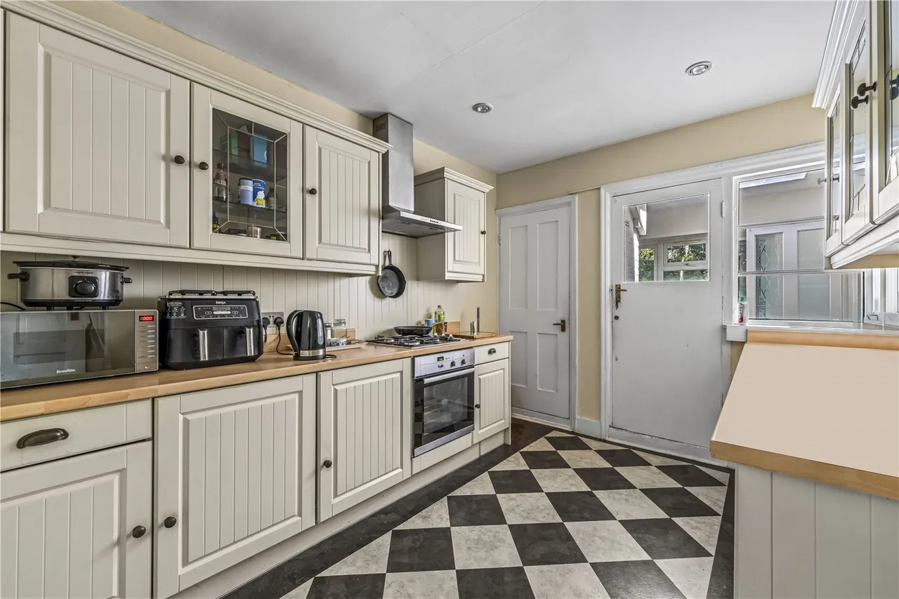 Buckingham Road, Hampton, TW12 3JX, photo 6