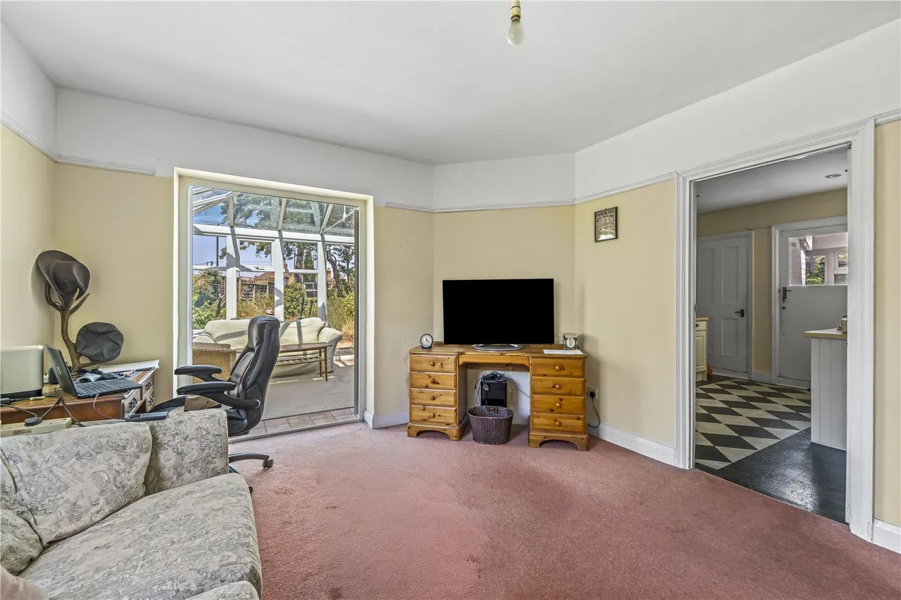 Buckingham Road, Hampton, TW12 3JX, photo 3
