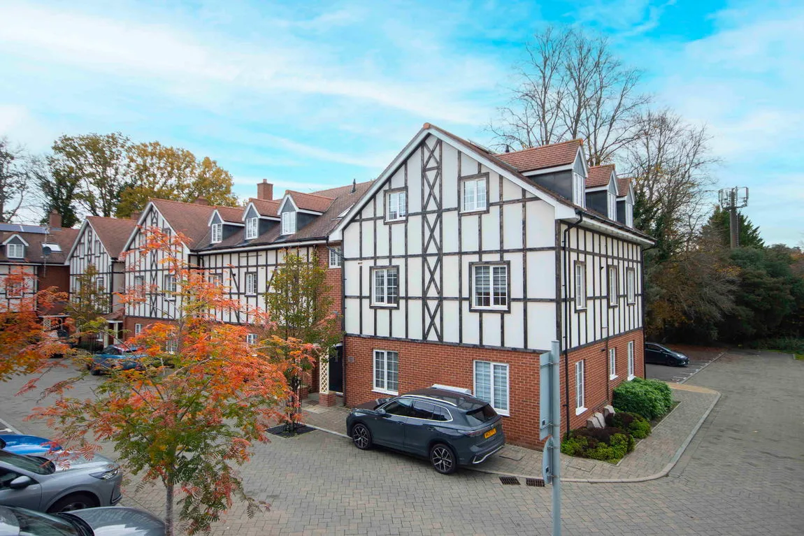 2 bed flat for sale, Drury Court, Chalfont St Peter, SL9