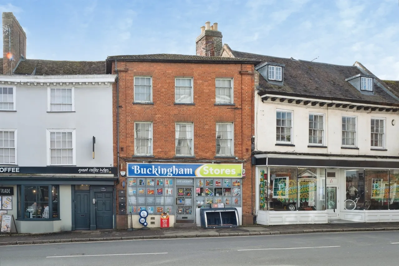 1 bed flat for sale — West Street, Buckingham