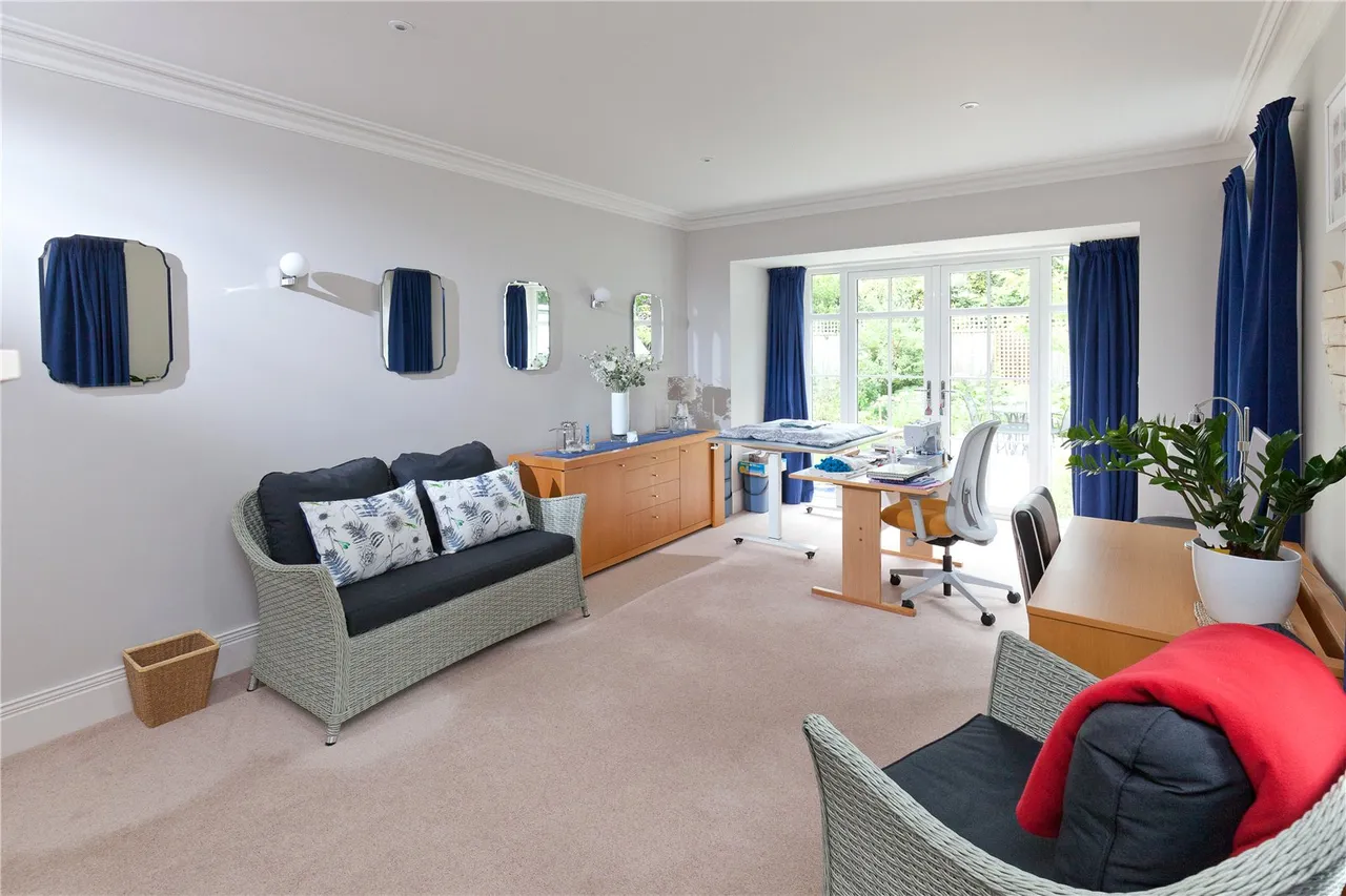 Barrs Avenue, New Milton, Hampshire, BH25 5HL, photo 7