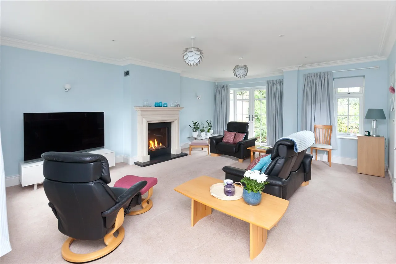 Barrs Avenue, New Milton, Hampshire, BH25 5HL, photo 4
