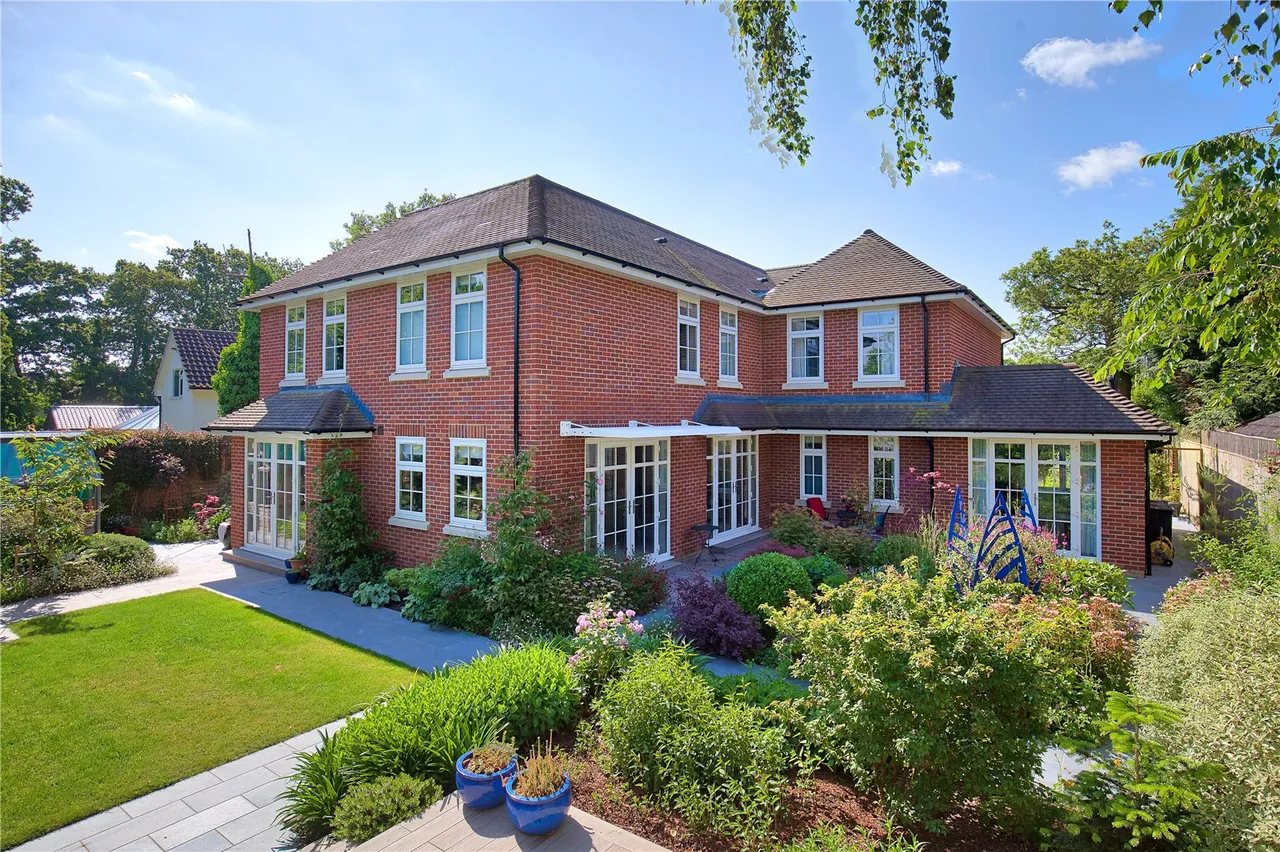 Barrs Avenue, New Milton, Hampshire, BH25 5HL, photo 5