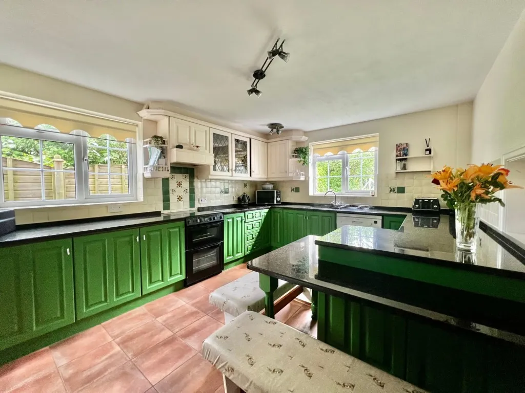 Boston Spa ~ Beeches End, Wetherby, LS23, photo 10