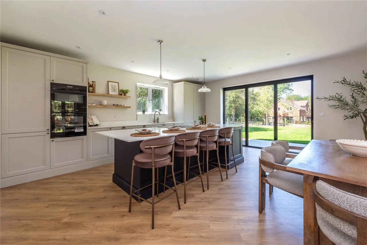 Bechwood Close, Tadworth, KT20, photo 7