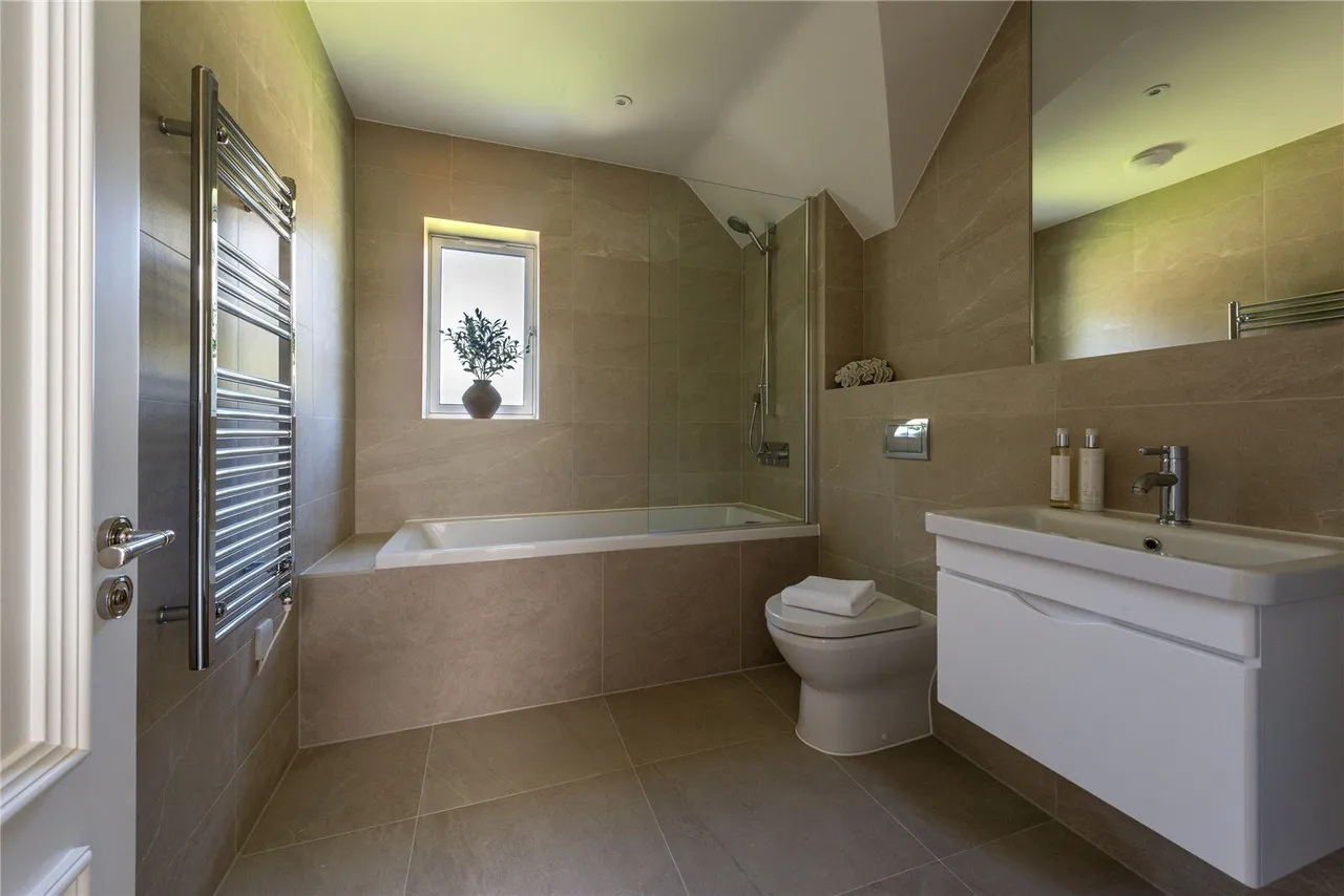 Bechwood Close, Tadworth, KT20, photo 15