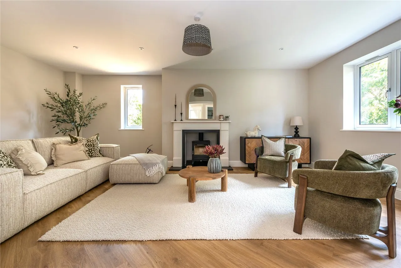 Bechwood Close, Tadworth, KT20, photo 2