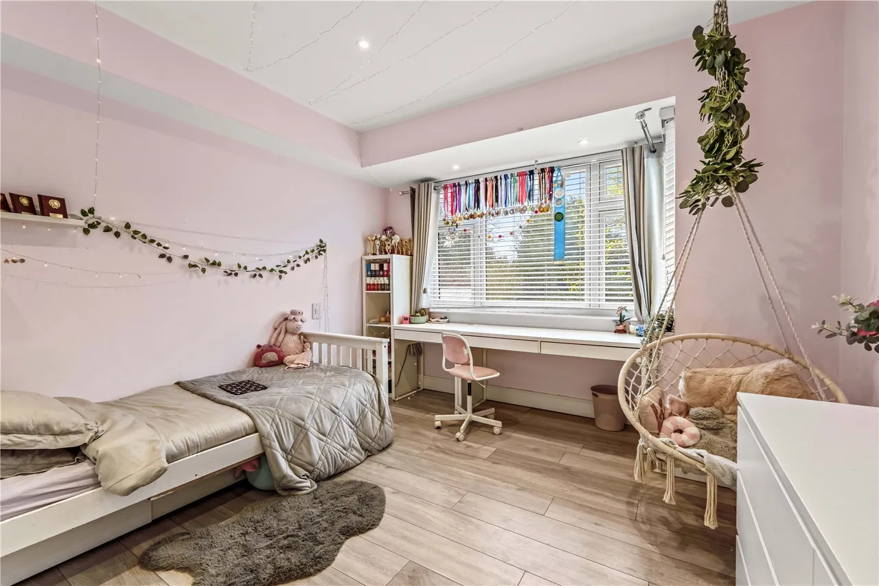 Ryecroft Avenue, Twickenham, TW2, photo 6