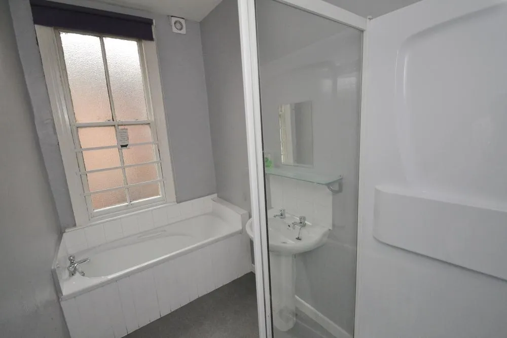 Scarsdale Road, Victoria Park, M14, photo 7