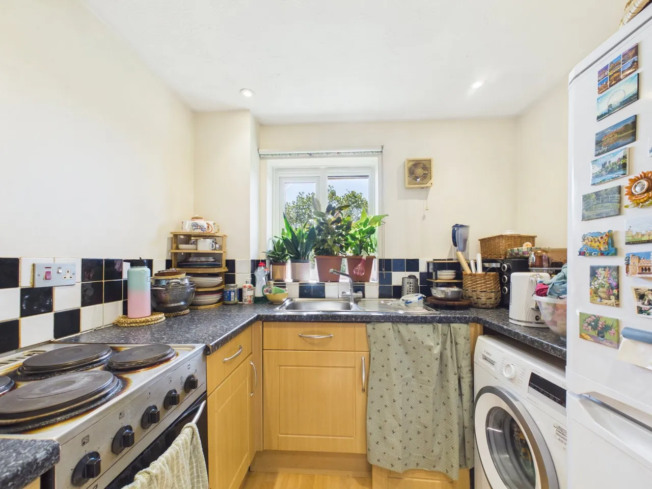 Feltham, Middlesex, photo 6