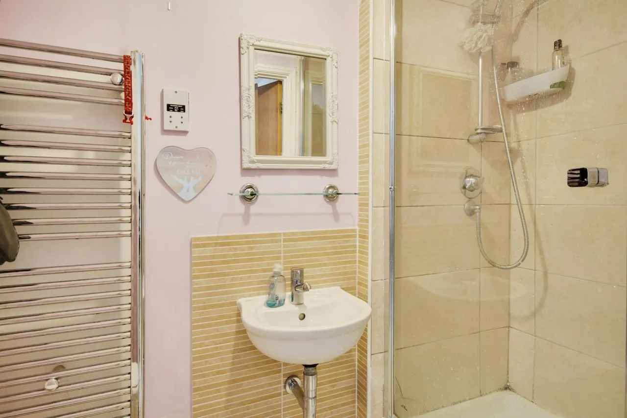 Vine Terrace, Kingsholm, Gloucester, GL1, photo 9