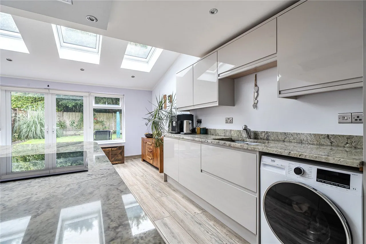 Hopwood Road, Middleton, M24, photo 4