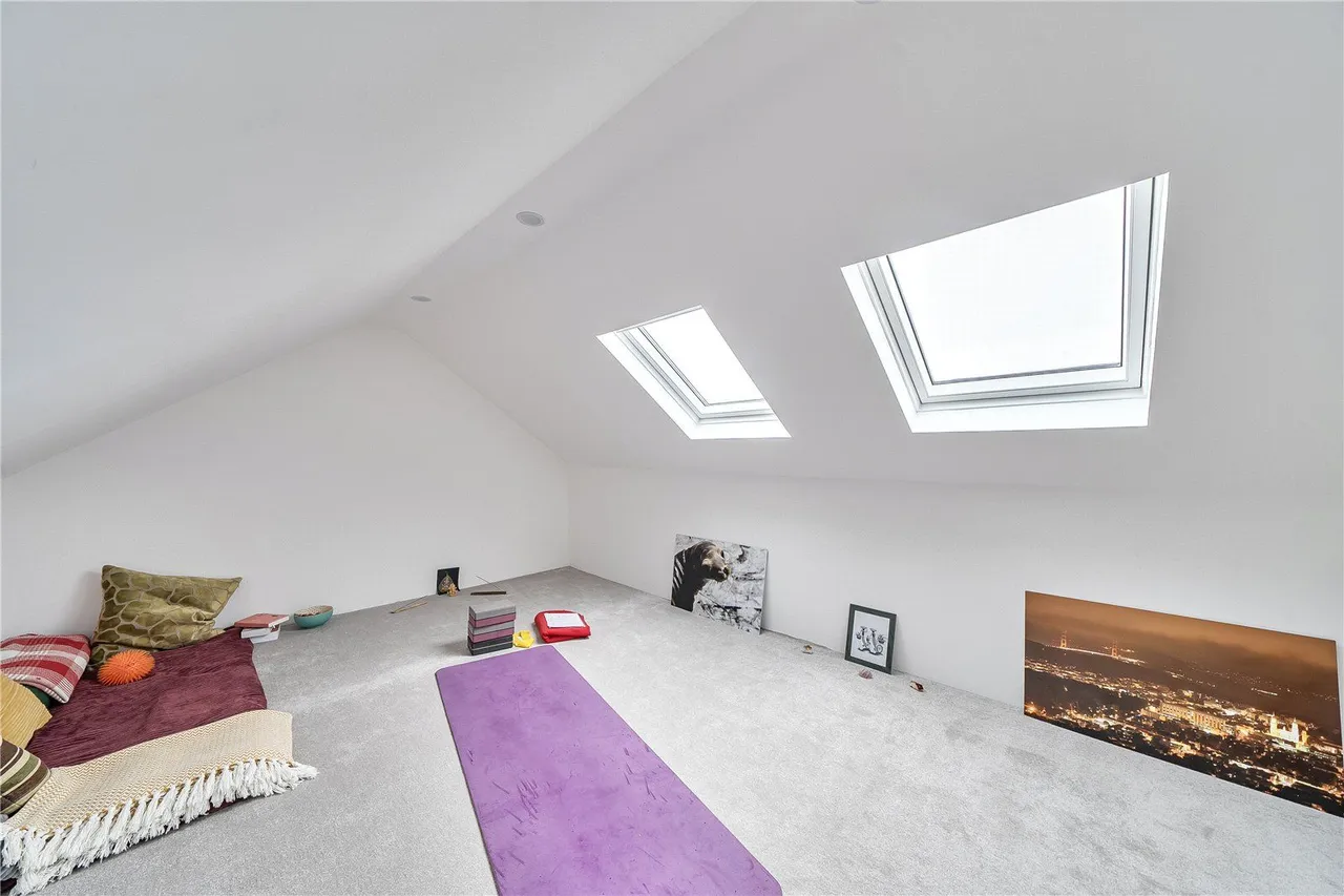Hopwood Road, Middleton, M24, photo 15