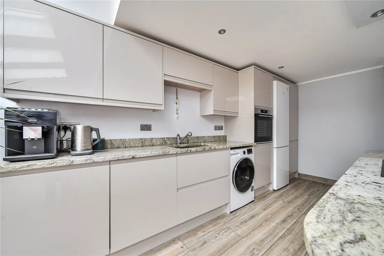 Hopwood Road, Middleton, M24, photo 7