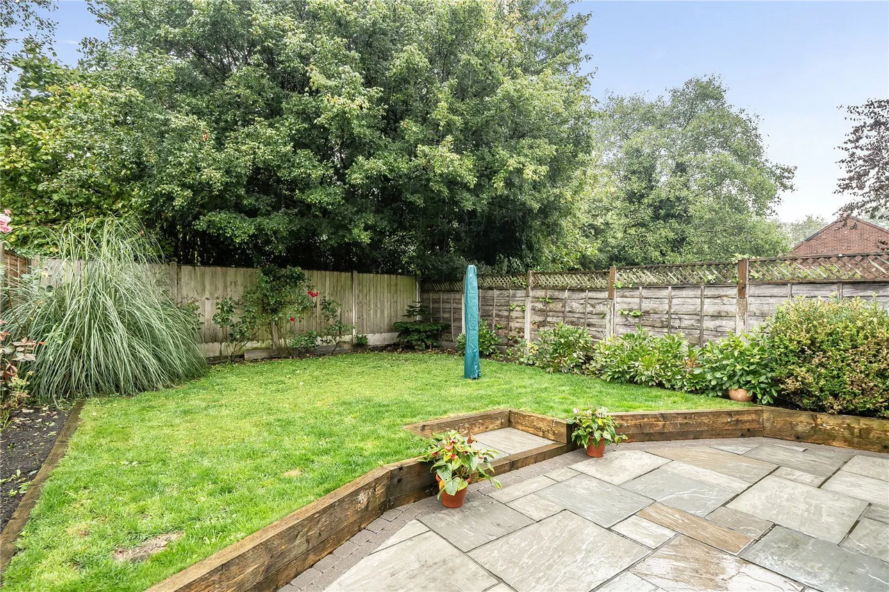 Hopwood Road, Middleton, M24, photo 18