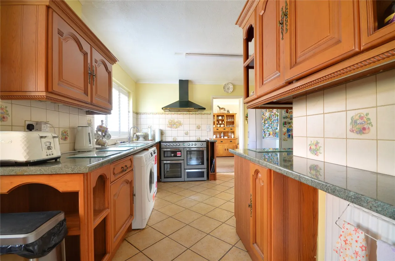 Hackenden Lane, East Grinstead, RH19, photo 8