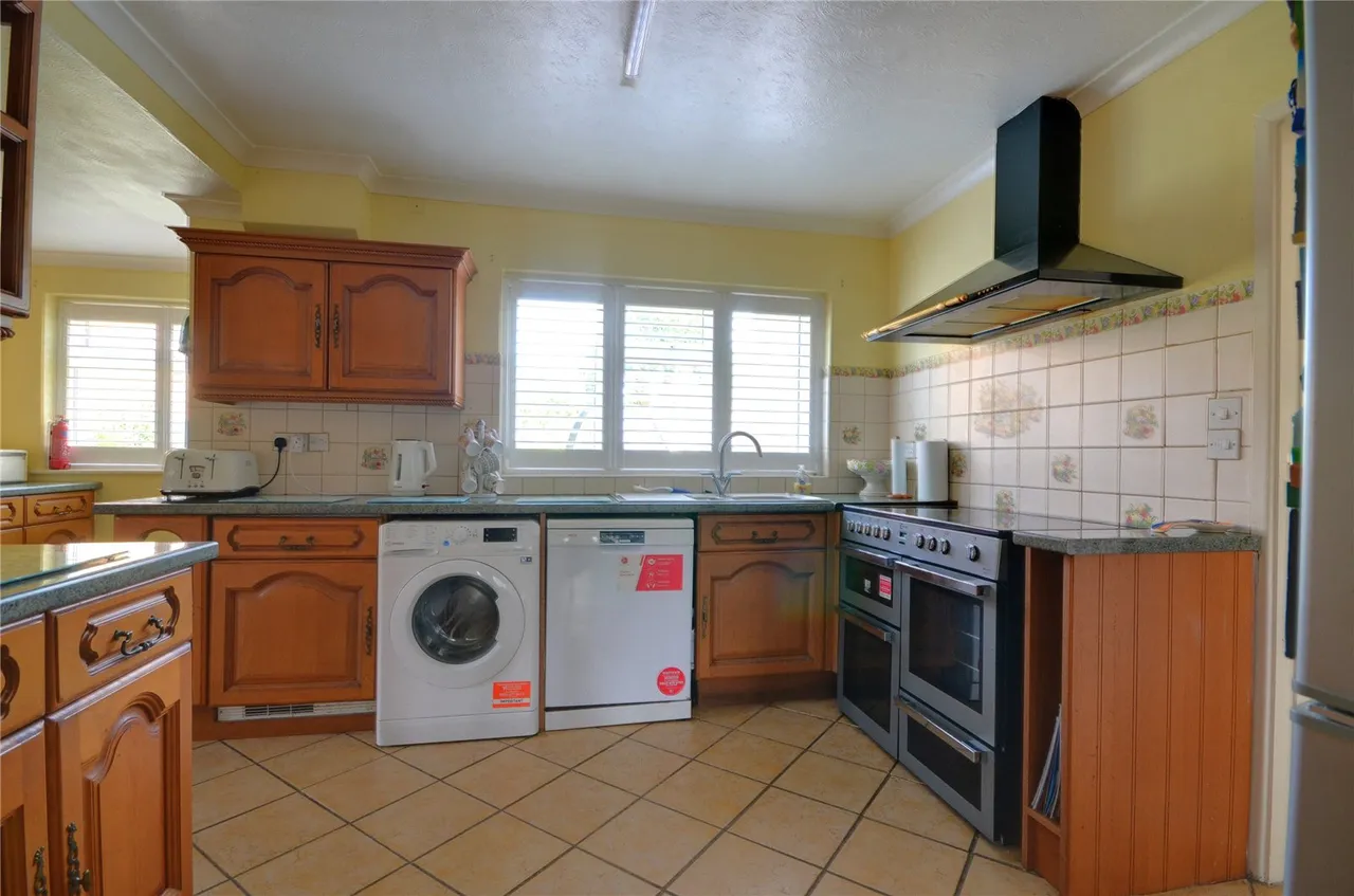Hackenden Lane, East Grinstead, RH19, photo 9