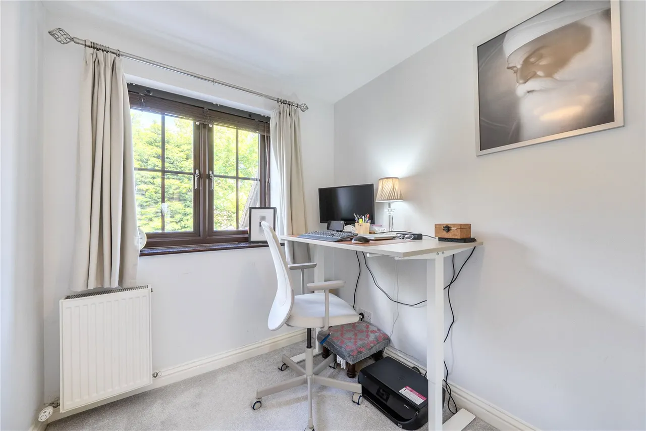 Rosewood Way, West End, GU24, photo 13