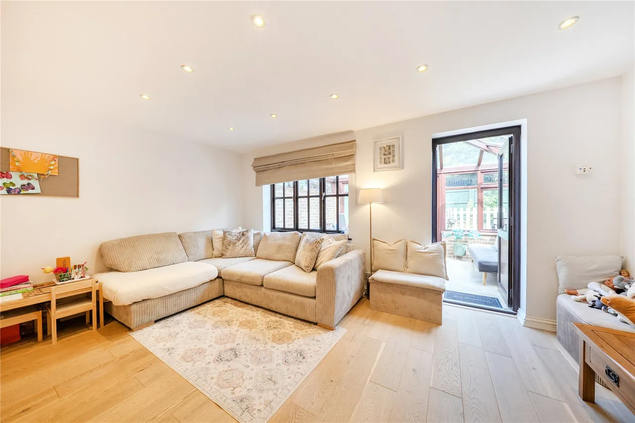 Rosewood Way, West End, GU24, photo 3