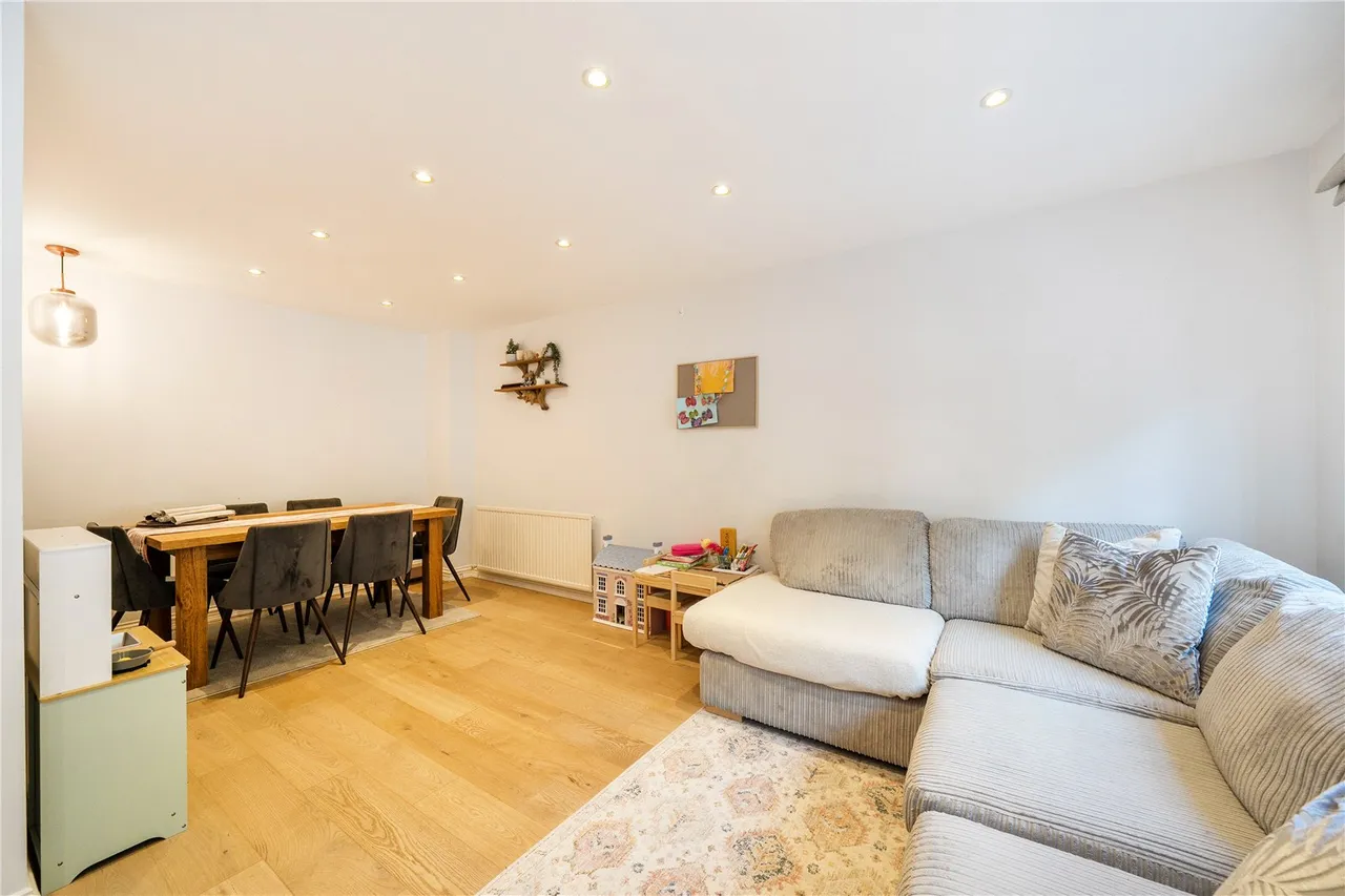 Rosewood Way, West End, GU24, photo 17