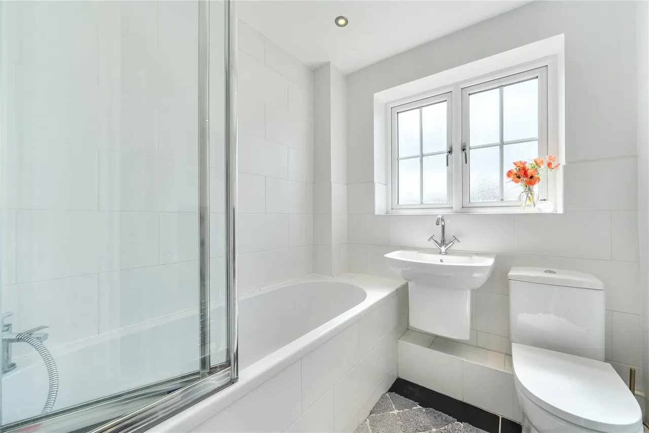 Rosewood Way, West End, GU24, photo 9