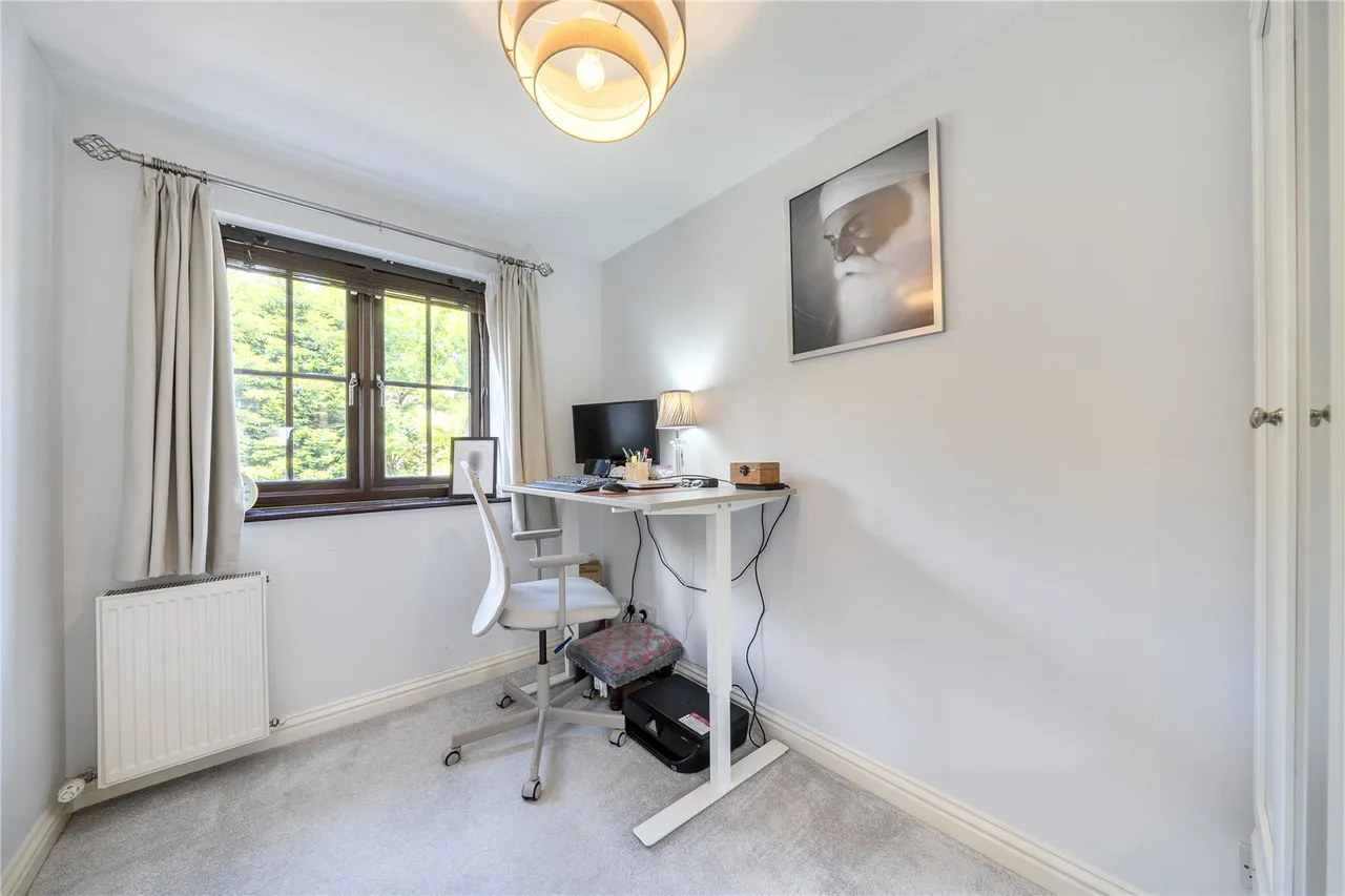 Rosewood Way, West End, GU24, photo 16