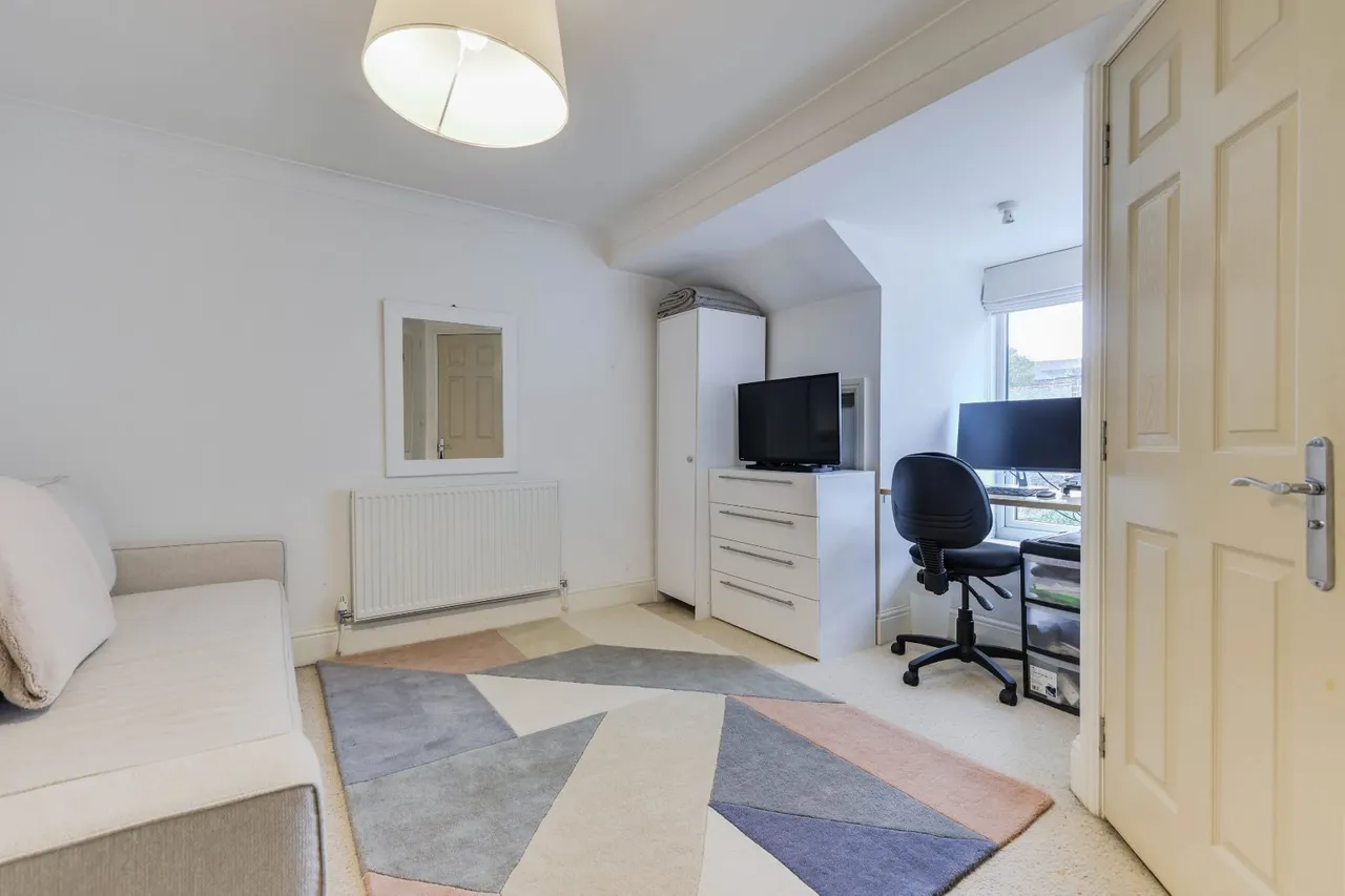 Low Lane, Horsforth, LS18, photo 11