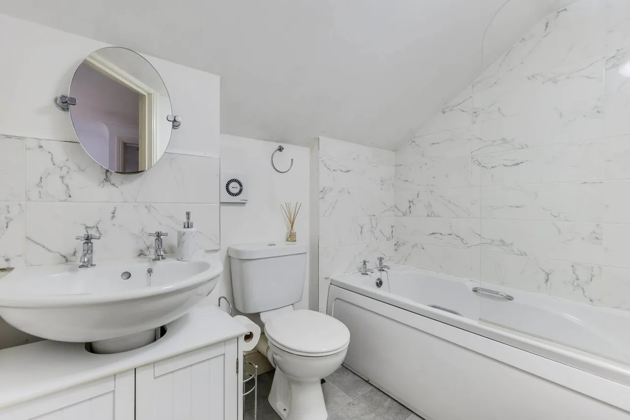 Low Lane, Horsforth, LS18, photo 13
