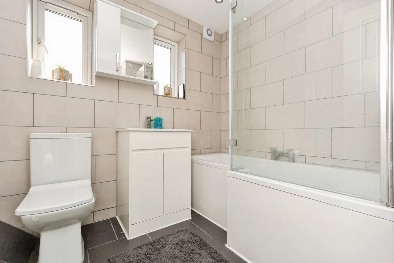 Aston Avenue, Manchester, Greater Manchester, M14, photo 22