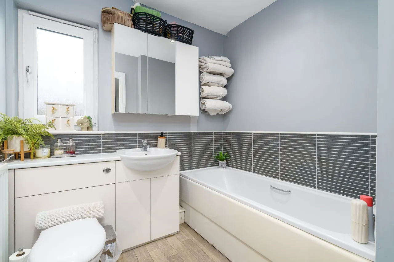 Dovecote Road, Strines, SK6, photo 15