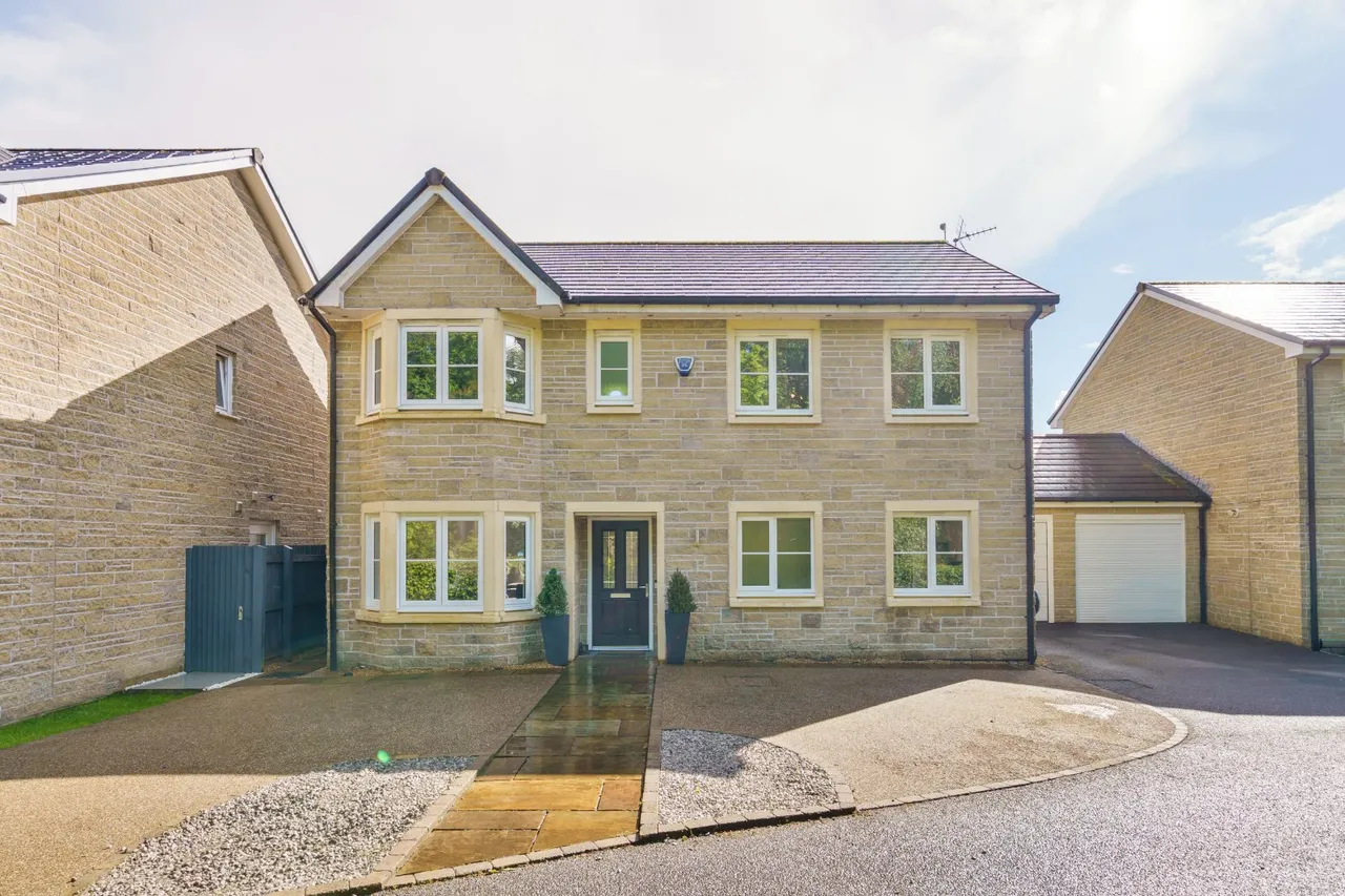 4 bed house for sale, Dovecote Road, Strines, SK6