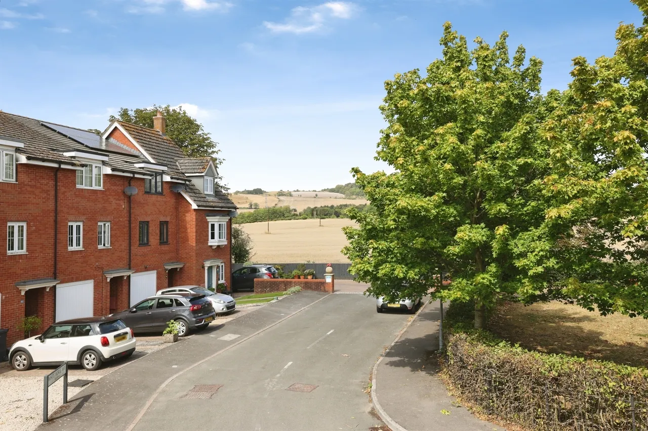 White Horse Way, Devizes, SN10, photo 12